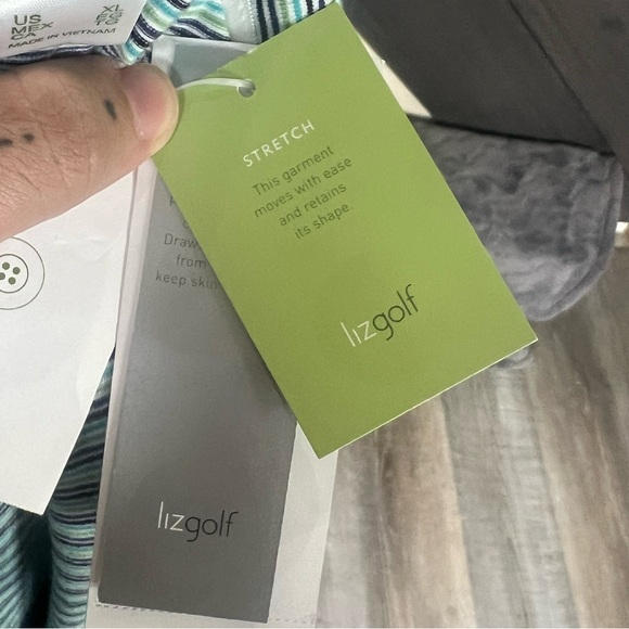 Liz Golf Striped Sleeveless Top - Picture 8 of 9